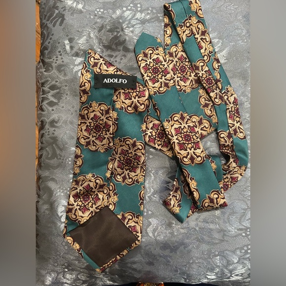 🔥 vintage Adolfo couture silktie